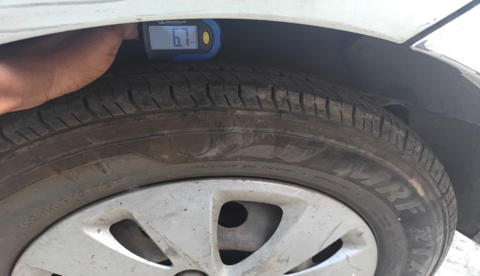 2011 Hyundai i10 SPORTZ 1.2, Petrol, Manual, 1,05,001 km, tyre