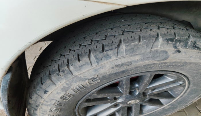 2014 Toyota Fortuner 3.0 4X2 MT, Diesel, Manual, 1,76,808 km, tyre