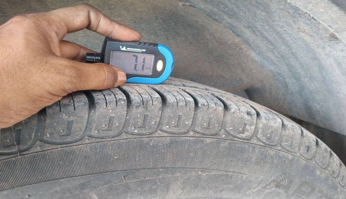 2017 Mahindra XUV500 W6, Diesel, Manual, 1,08,199 km, tyre