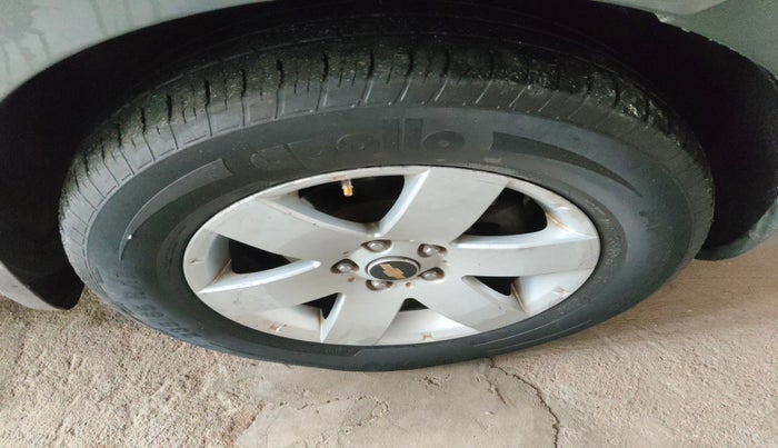 2010 Chevrolet Captiva LTZ AWD AT, Diesel, Automatic, 1,58,863 km, tyre