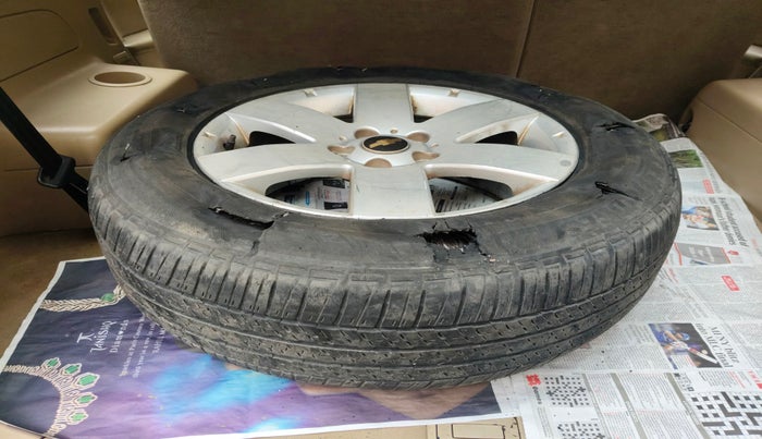 2010 Chevrolet Captiva LTZ AWD AT, Diesel, Automatic, 1,58,863 km, tyre