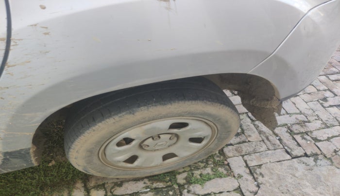2014 Renault Duster 85 PS RXE DIESEL, Diesel, Manual, 1,11,728 km, tyre