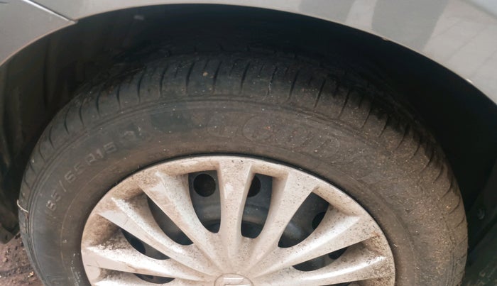 2015 Maruti Ciaz VXI, Petrol, Manual, 80,287 km, tyre