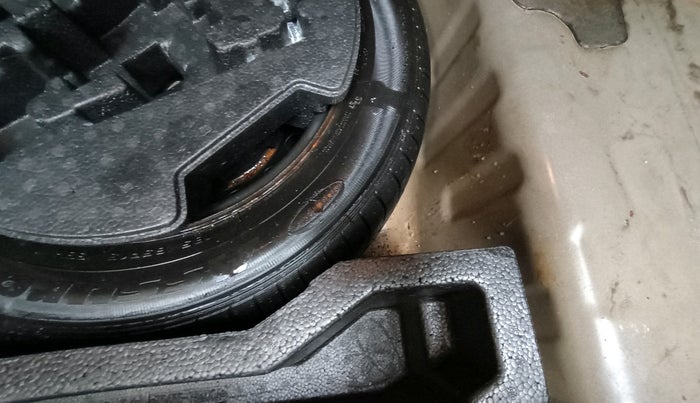 2015 Maruti Ciaz VXI, Petrol, Manual, 80,287 km, tyre