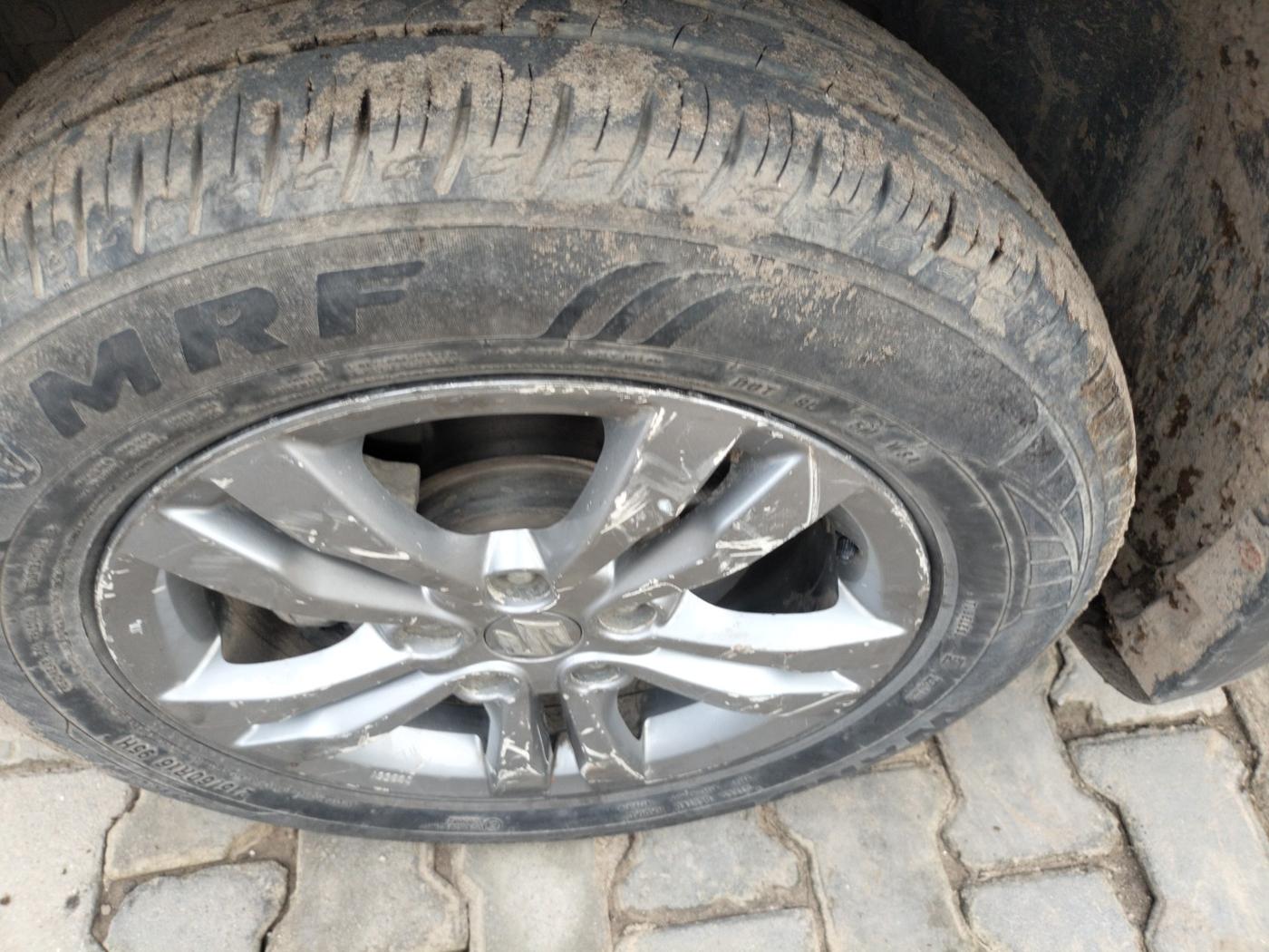 2016 Maruti Vitara Brezza ZDI PLUS, Diesel, Manual, 1,24,020 km, tyre