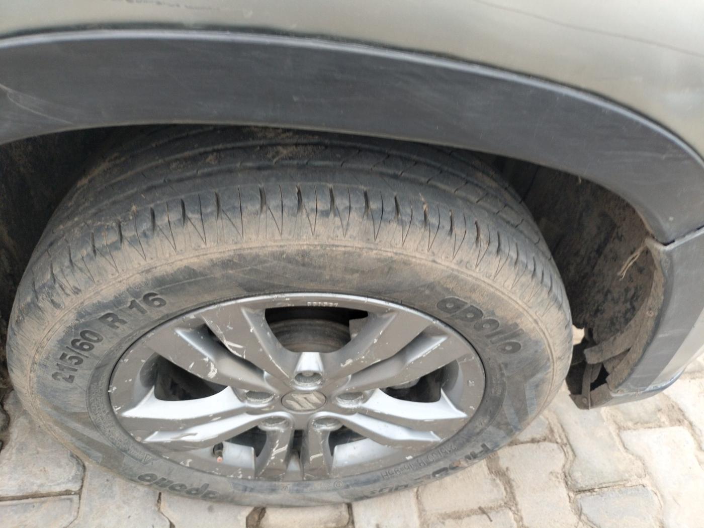 2016 Maruti Vitara Brezza ZDI PLUS, Diesel, Manual, 1,24,020 km, tyre