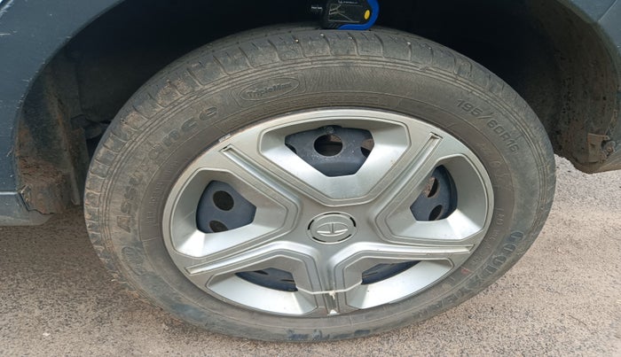 2019 Tata NEXON XT PLUS PETROL, Petrol, Manual, 47,000 km, tyre