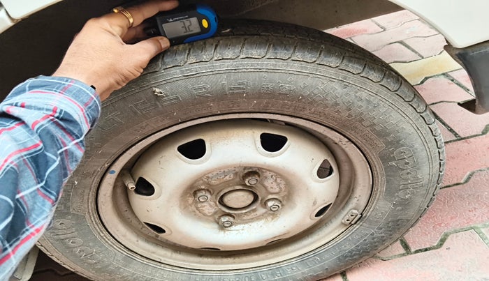 2018 Maruti Eeco 5 STR WITH A/C+HTR, Petrol, Manual, 92,694 km, tyre