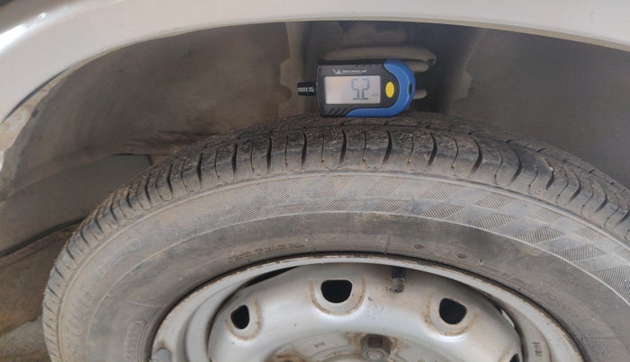 2014 Maruti OMNI E STD, Petrol, Manual, 57,890 km, tyre