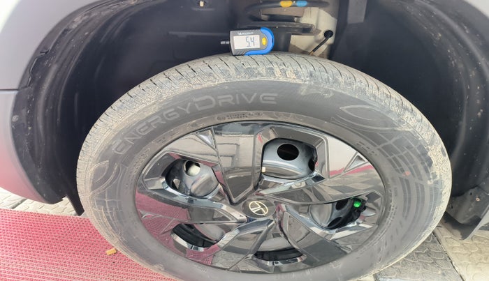 2025 Tata PUNCH Adventure Plus iCNG, Petrol, Manual, 11,000 km, tyre