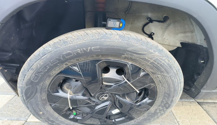 2025 Tata PUNCH Adventure Plus iCNG, Petrol, Manual, 11,000 km, tyre