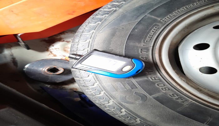 2013 Maruti Alto 800 LX, Petrol, Manual, 70,936 km, tyre