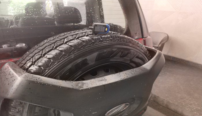 2018 Mahindra TUV300 T10, Diesel, Manual, 1,33,233 km, tyre