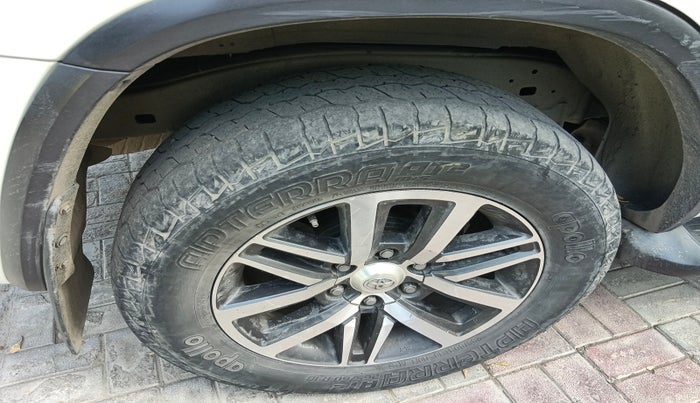 2017 Toyota Fortuner 2.8 4X4 AT, Diesel, Automatic, 1,47,917 km, tyre