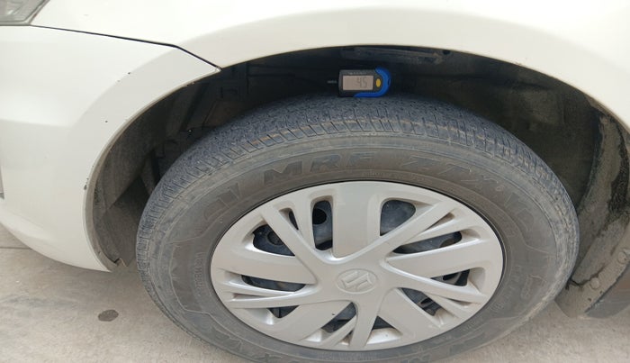 2015 Maruti Swift VDI, Diesel, Manual, 1,74,349 km, tyre