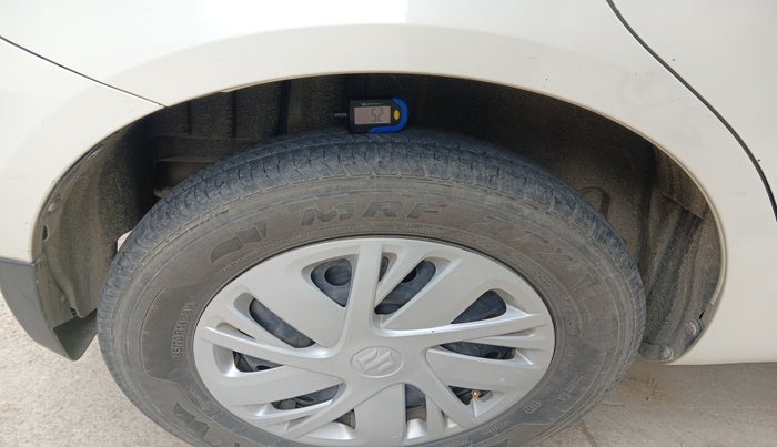 2015 Maruti Swift VDI, Diesel, Manual, 1,74,349 km, tyre