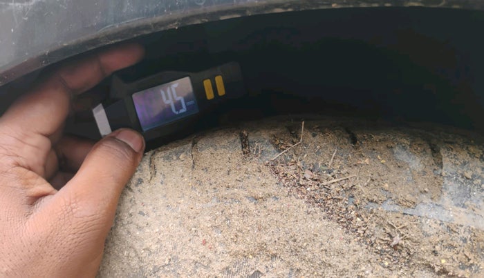 2011 Audi Q7 3.0 TDI QUATTRO, Diesel, Automatic, 1,90,662 km, tyre