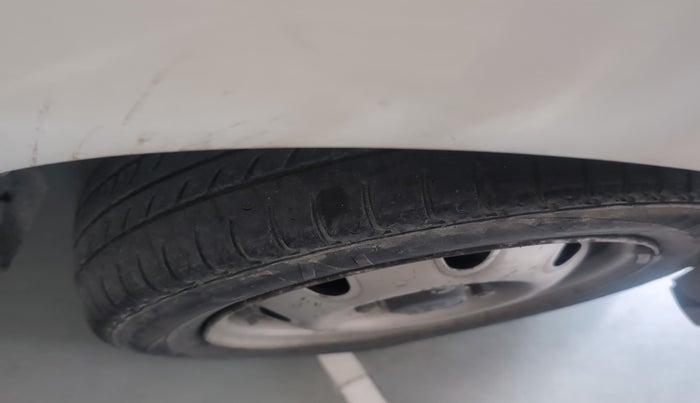 2016 Maruti Alto K10 LXI CNG, Petrol, Manual, 2,10,580 km, tyre