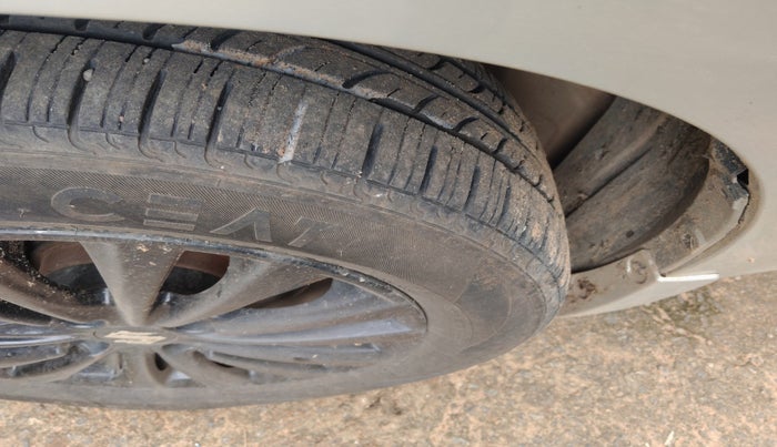 2016 Maruti Ciaz VXI+, Petrol, Manual, 82,747 km, tyre