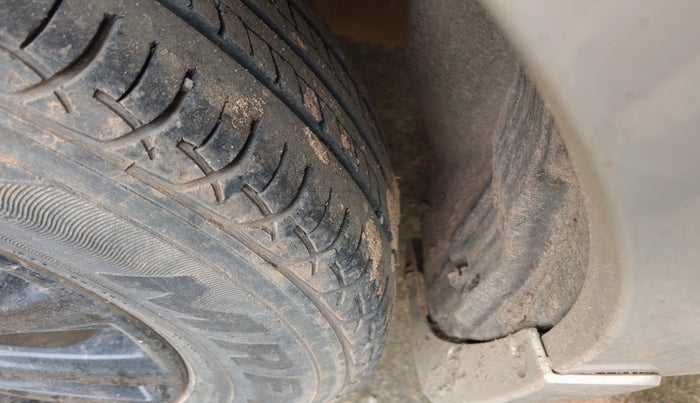 2016 Maruti Ciaz VXI+, Petrol, Manual, 82,747 km, tyre