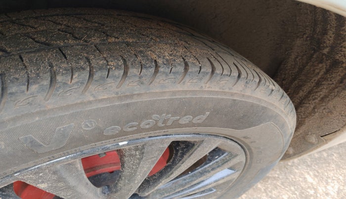 2016 Maruti Ciaz VXI+, Petrol, Manual, 82,747 km, tyre