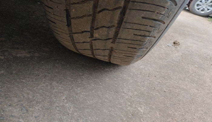 2016 Maruti Ciaz VXI+, Petrol, Manual, 82,747 km, tyre