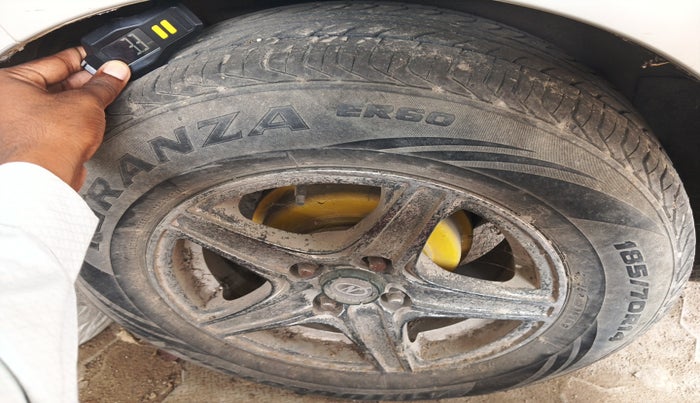 2013 Maruti Ritz VXI, Petrol, Manual, 27,500 km, tyre
