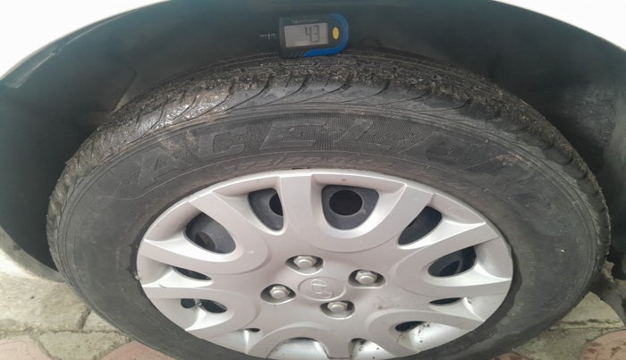 2011 Hyundai i20 MAGNA (O) 1.2, Petrol, Manual, 28,259 km, tyre