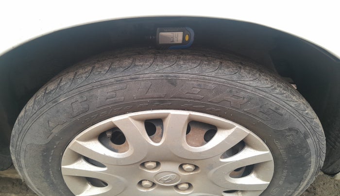 2011 Hyundai i20 MAGNA (O) 1.2, Petrol, Manual, 28,259 km, tyre