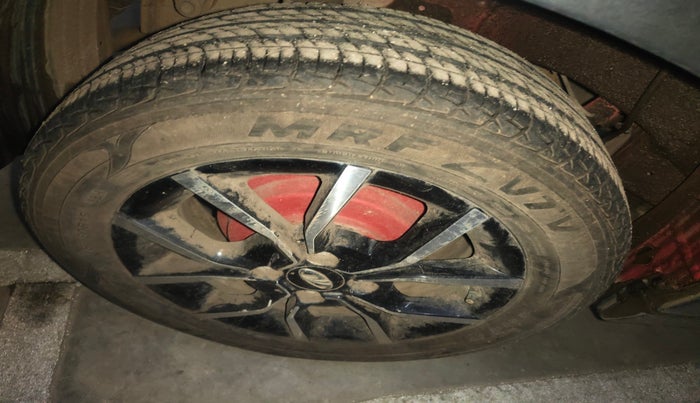 2017 Mahindra KUV 100 NXT K8 P 6 STR, Petrol, Manual, 56,500 km, tyre