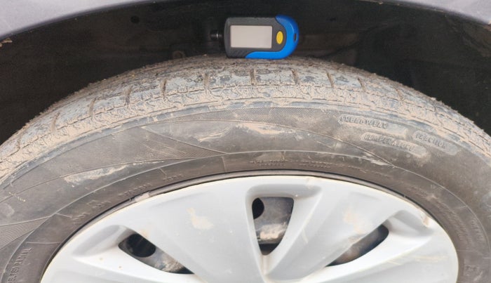 2017 Maruti Ertiga VDI SHVS, Diesel, Manual, 1,93,000 km, tyre