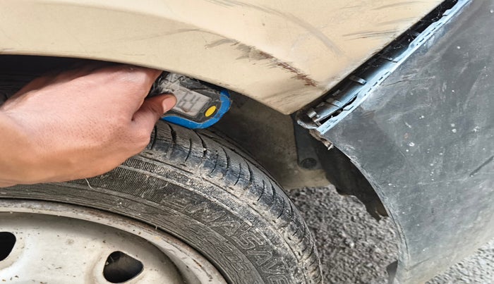 2011 Maruti Alto LXI, Petrol, Manual, 1,07,535 km, tyre