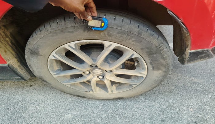 2023 Maruti Swift ZXI PLUS AMT DUAL TONE, Petrol, Automatic, 24,968 km, tyre