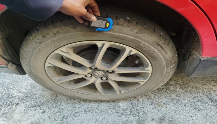 2023 Maruti Swift ZXI PLUS AMT DUAL TONE, Petrol, Automatic, 24,968 km, tyre