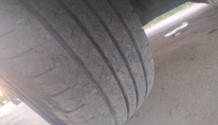 2018 Maruti Vitara Brezza VDI AMT, Diesel, Automatic, 1,63,429 km, tyre