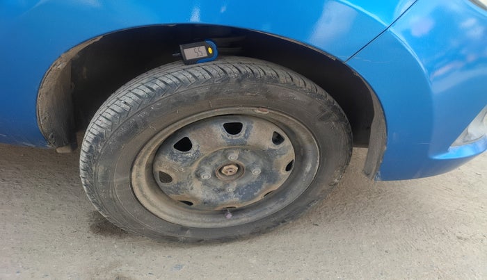 2015 Maruti Alto K10 VXI, Petrol, Manual, 37,871 km, tyre