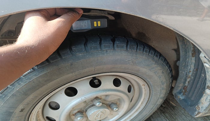 2014 Hyundai Eon ERA +, Petrol, Manual, 40,685 km, tyre