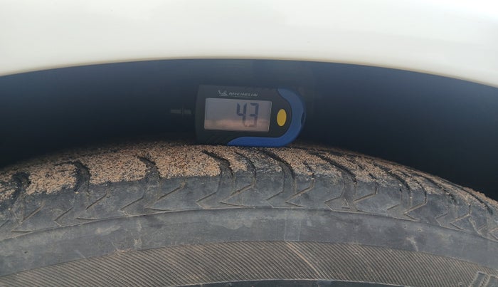 2014 Audi A6 35 TDI PREMIUM PLUS, Diesel, Manual, 1,02,850 km, tyre