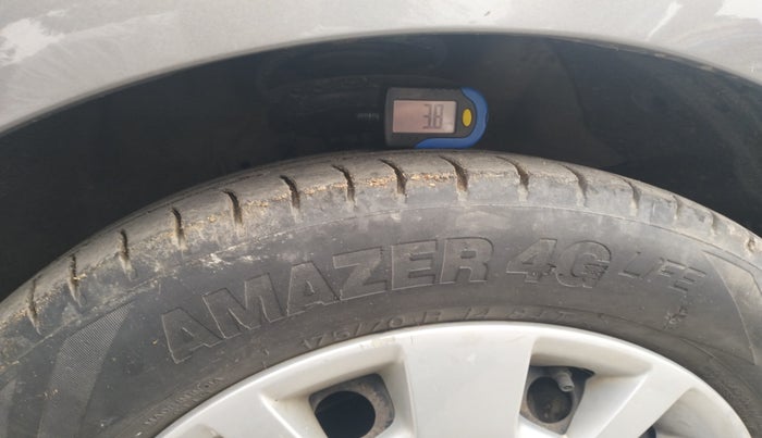 2012 Hyundai i20 MAGNA 1.2, Petrol, Manual, 1,03,560 km, tyre