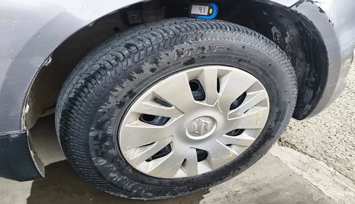 2012 Maruti Swift VXI, Petrol, Manual, 33,925 km, tyre