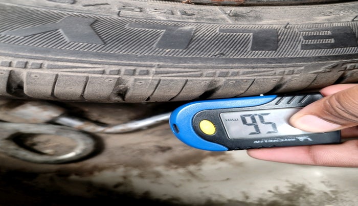 2010 Hyundai i20 MAGNA 1.2, Petrol, Manual, 1,31,000 km, tyre