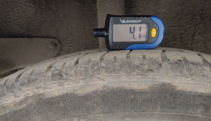 2014 Tata Zest XMS PETROL, Petrol, Manual, 7,00,000 km, tyre