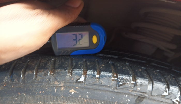 2010 Nissan Micra XV PREMIUM DIESEL, Diesel, Manual, 1,12,000 km, tyre