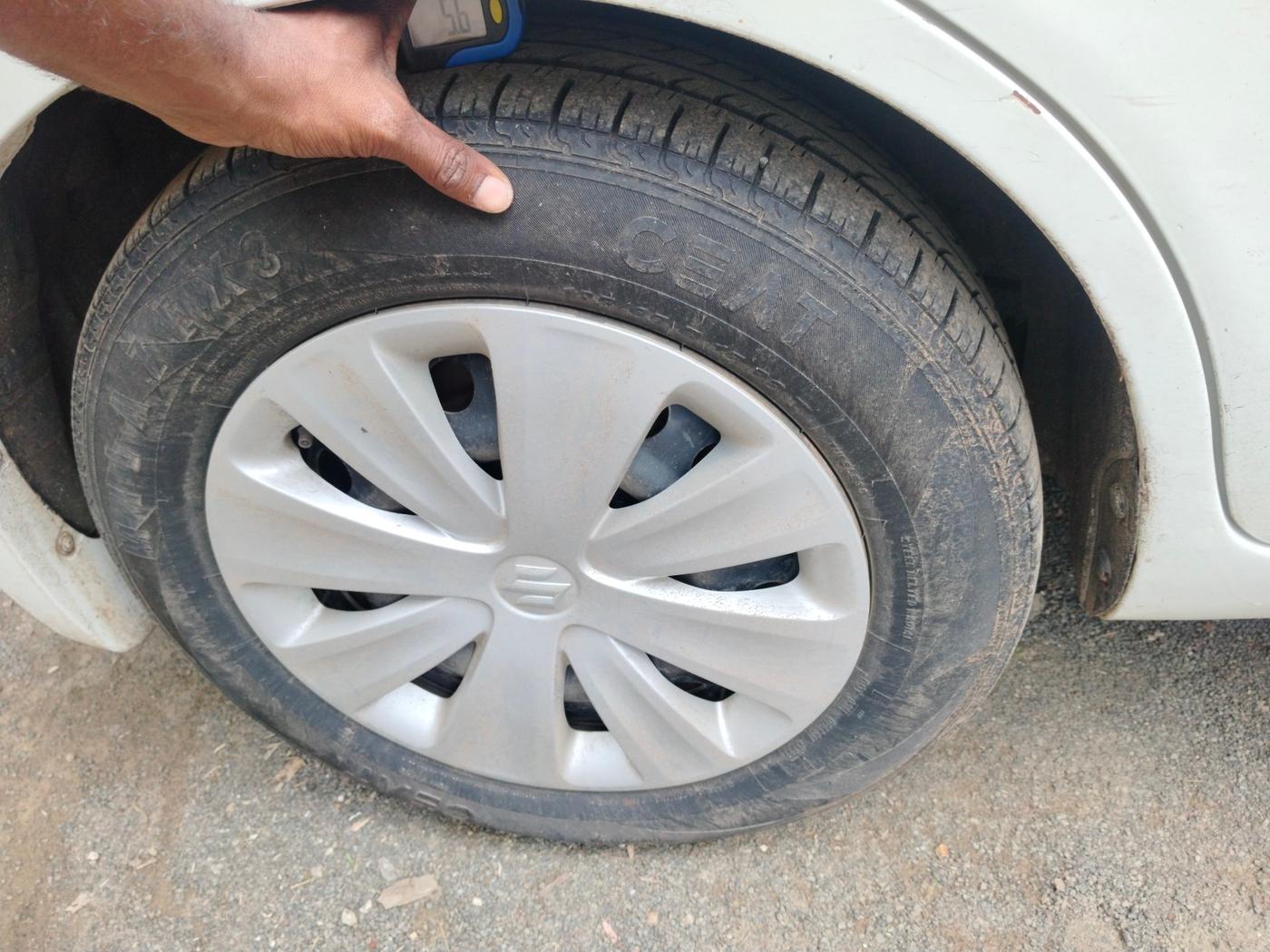 2013 Maruti Ertiga VDI, Diesel, Manual, 1,95,000 km, tyre