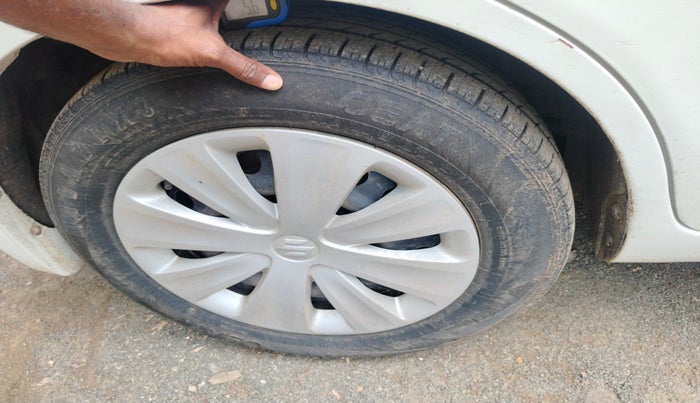 2013 Maruti Ertiga VDI, Diesel, Manual, 1,95,000 km, tyre