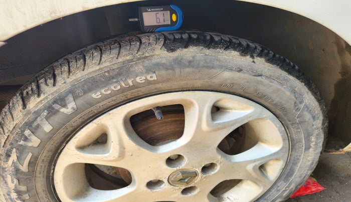 2013 Renault Scala RXL DIESEL, Diesel, Manual, 3,16,148 km, tyre