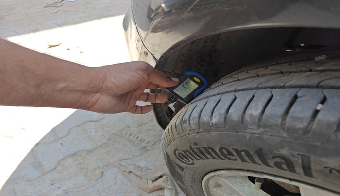 2016 Chevrolet Cruze LTZ, Diesel, Manual, 2,48,005 km, tyre