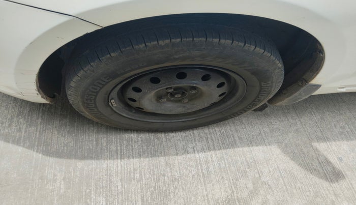 2013 Maruti Swift VDI, Diesel, Manual, 1,76,500 km, tyre