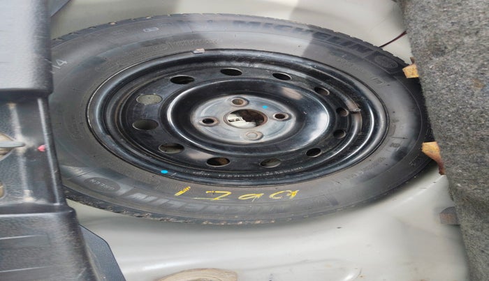 2013 Maruti Swift VDI, Diesel, Manual, 1,76,500 km, tyre