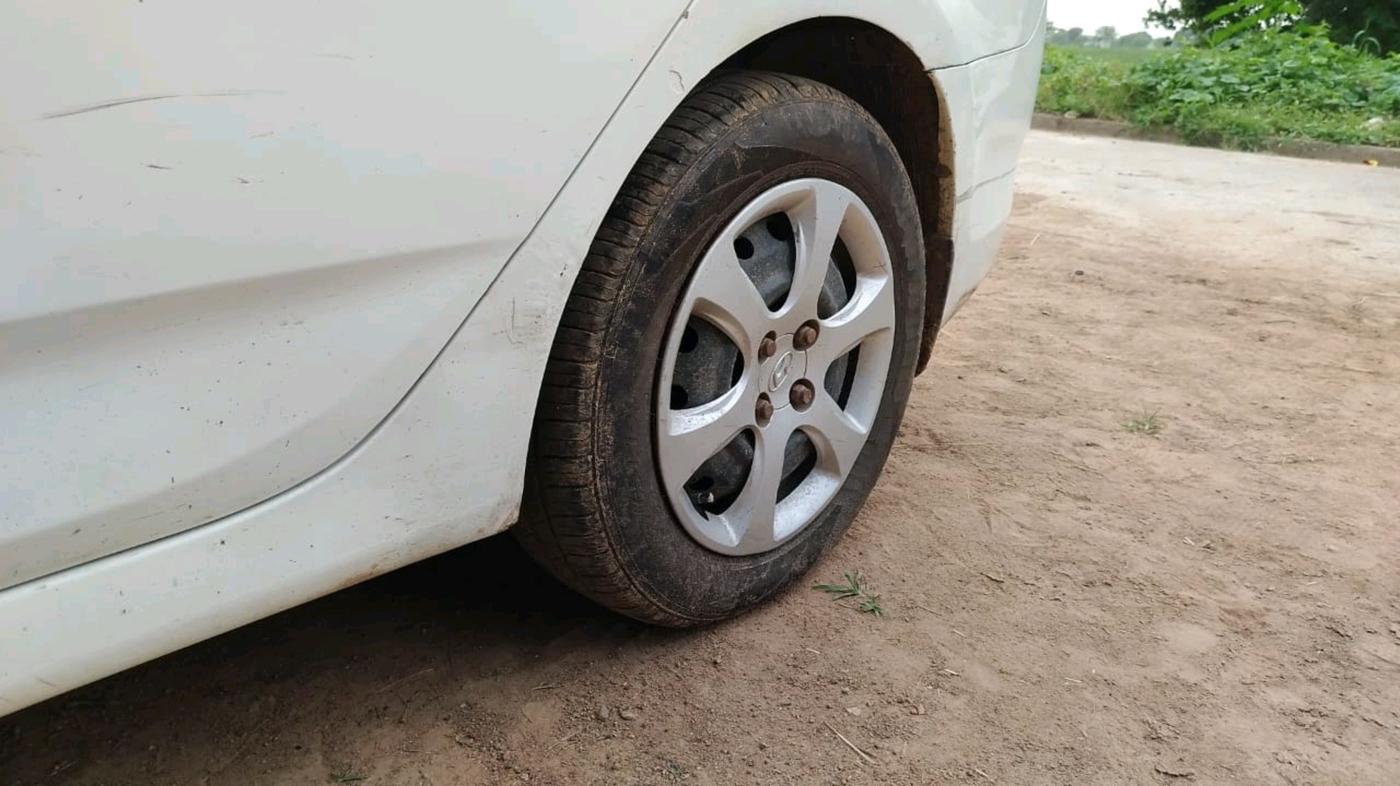 2011 Hyundai Verna FLUIDIC 1.6 CRDI EX, Diesel, Manual, 1,61,678 km, tyre